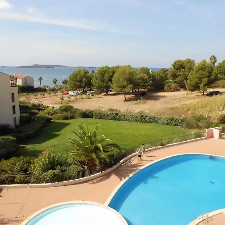 Appartement 2 Avec Piscine Face à La à La Coudouliere